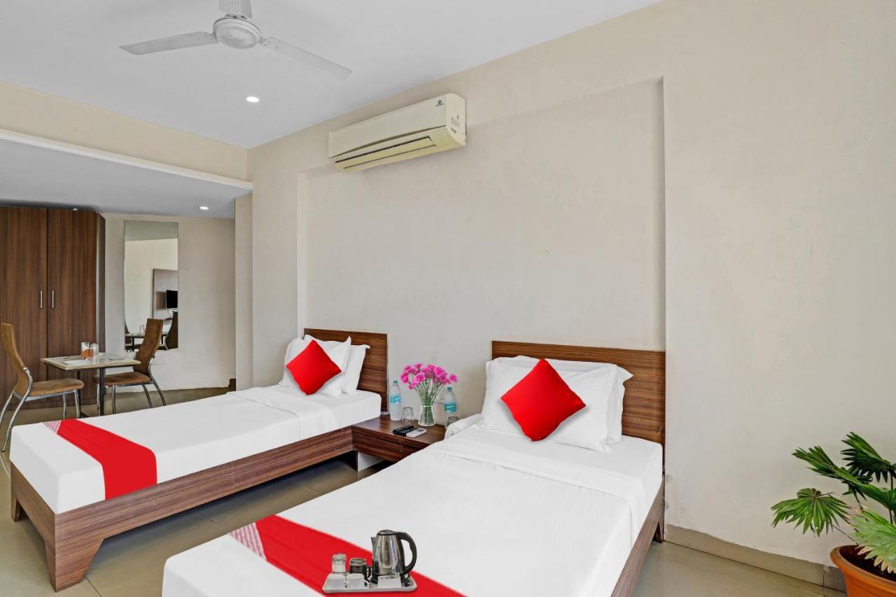 Oyo Flagship Hotel Residency 锡尔瓦萨 外观 照片