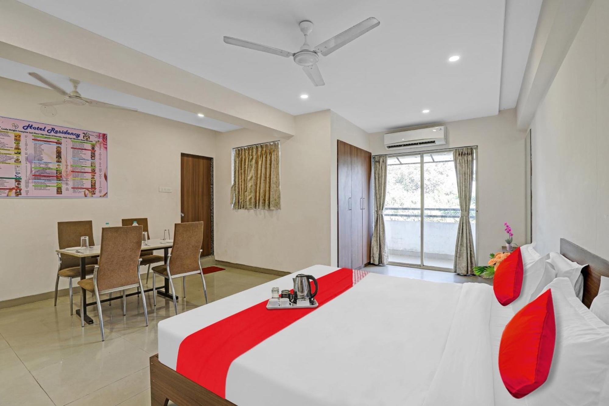 Oyo Flagship Hotel Residency 锡尔瓦萨 外观 照片