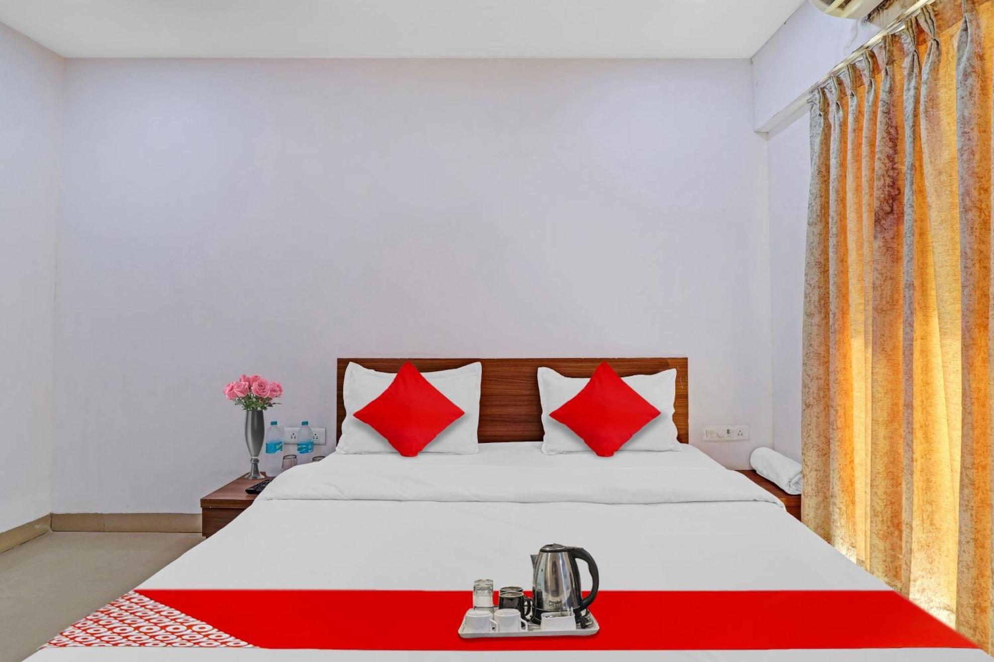 Oyo Flagship Hotel Residency 锡尔瓦萨 外观 照片