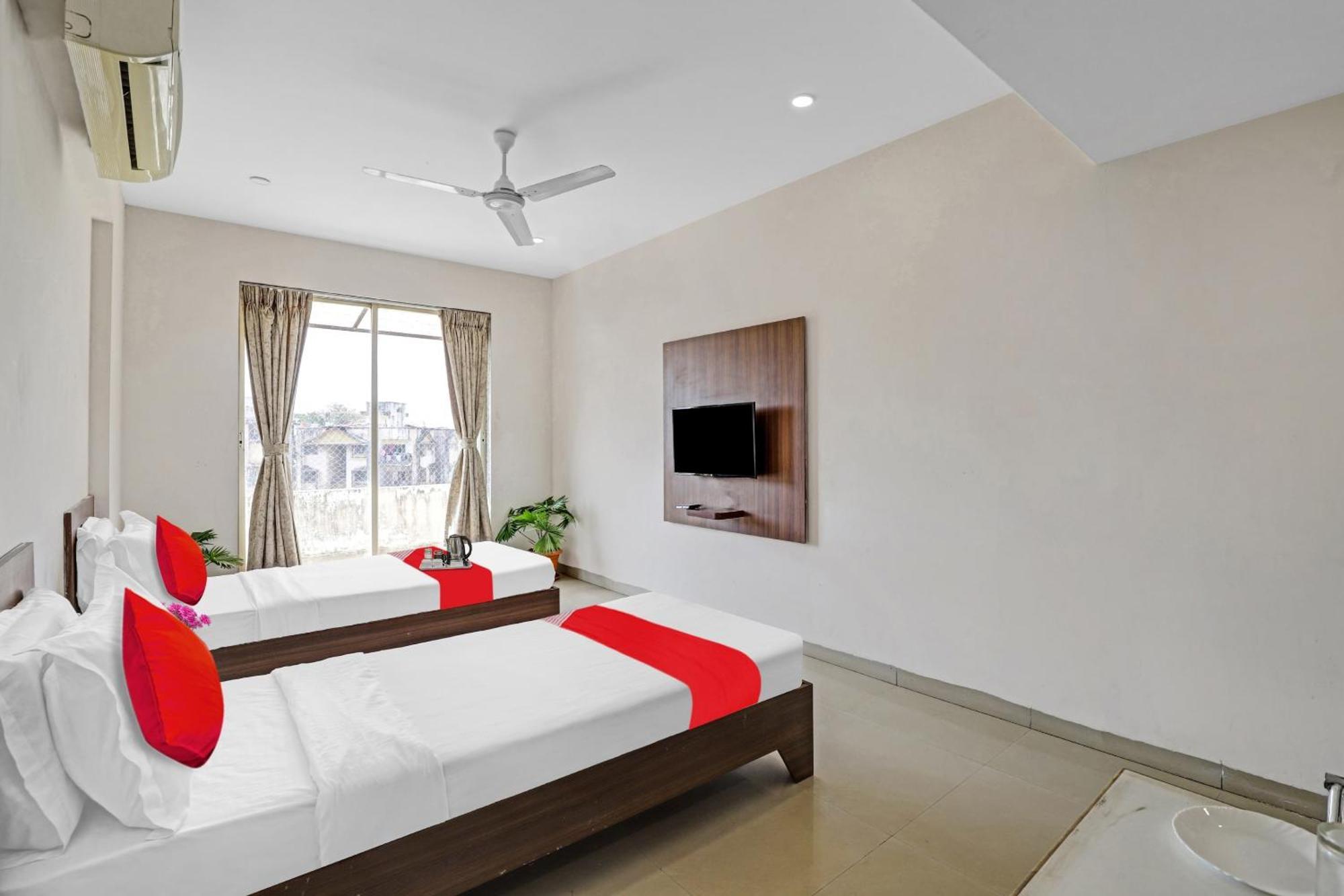 Oyo Flagship Hotel Residency 锡尔瓦萨 外观 照片